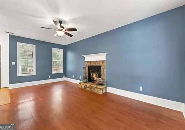 Photo 4 of Single family home for sale at 32 Maddox Rd SE, Acworth, GA 30102 | MLS# 10842742 | Listing updated on 2026-09-11