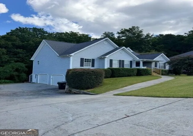 Photo 2 of Single family home for sale at 4 Hillstone Way, Cartersville, GA 30121 | MLS# 10818813 | Listing updated on 2026-09-10