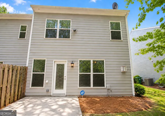 Photo 4 of Townhouse for sale at 2431 Norwood Park Xing, Atlanta, GA 30340 | MLS# 10727024 | Listing updated on 2026-09-09