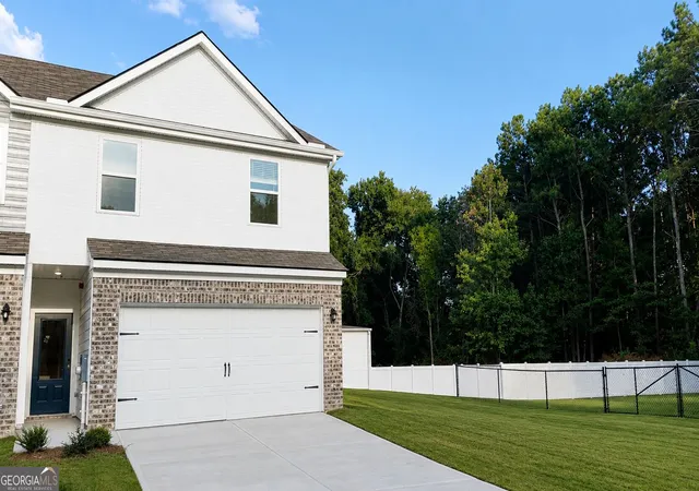 Townhouse for sale at 5440 Biltmore Dr, Atlanta, GA 30349 | MLS# 10838874