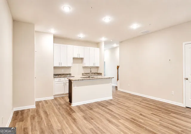 Photo 4 of Townhouse for sale at 5440 Biltmore Dr, Atlanta, GA 30349 | MLS# 10838874 | Listing updated on 2026-09-12