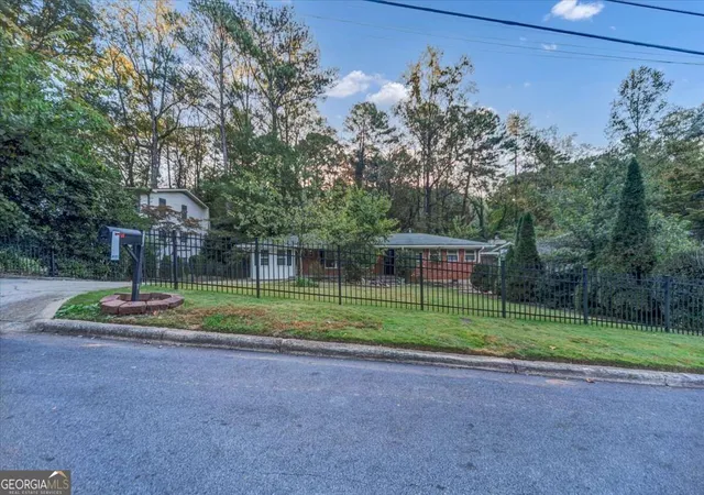 Photo 4 of Single family home for sale at 2473 Woodacres Rd NE, Atlanta, GA 30345 | MLS# 10879782 | Listing updated on 2026-10-27