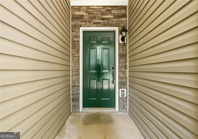 Photo 3 of Sale Pending at 5823 N Cove Rd, Gainesville, GA 30504 | MLS# 10813900 | Listing updated on 2026-09-14