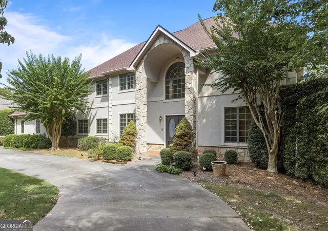 Photo 4 of Single family home for sale at 815 Battlefield Park Dr, Dalton, GA 30720 | MLS# 10853393 | Listing updated on 2026-10-09