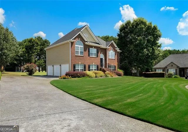 Photo 2 of Single family home for sale at 21 Prestwick Loop Nw, Cartersville, GA 30120 | MLS# 10841605 | Listing updated on 2026-09-10