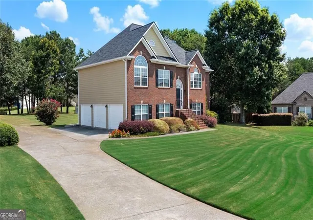 Photo 3 of Single family home for sale at 21 Prestwick Loop Nw, Cartersville, GA 30120 | MLS# 10841605 | Listing updated on 2026-09-10