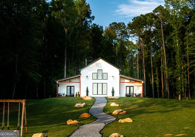 Photo 2 of Sale Pending at 925 Bear Crk Marina Rd, Mansfield, GA 30055 | MLS# 10818858 | Listing updated on 2026-09-07