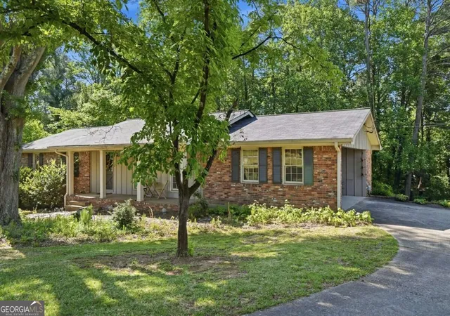 Photo 3 of Single family home for sale at 4845 Jennifer Ln, Douglasville, GA 30135 | MLS# 10846667 | Listing updated on 2026-10-28