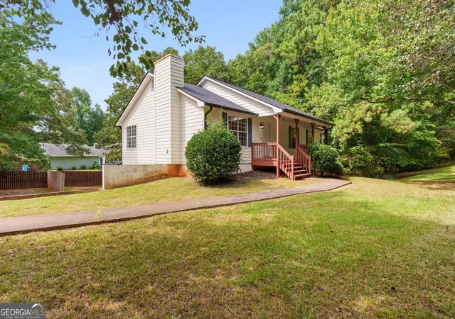 Photo 3 of Single family home for sale at 45 Boxwood Ct, Mcdonough, GA 30252 | MLS# 10833473 | Listing updated on 2026-09-18