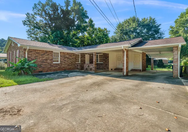 Photo 2 of Single family home for sale at 242 Lake Jodeco Rd, Jonesboro, GA 30236 | MLS# 10841202 | Listing updated on 2026-09-20