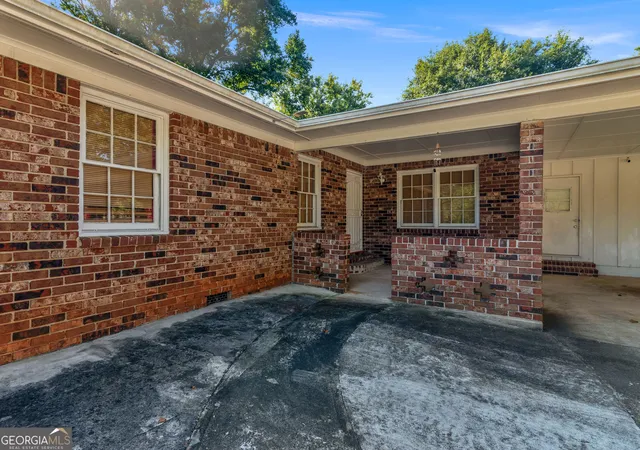 Photo 3 of Single family home for sale at 242 Lake Jodeco Rd, Jonesboro, GA 30236 | MLS# 10841202 | Listing updated on 2026-09-20