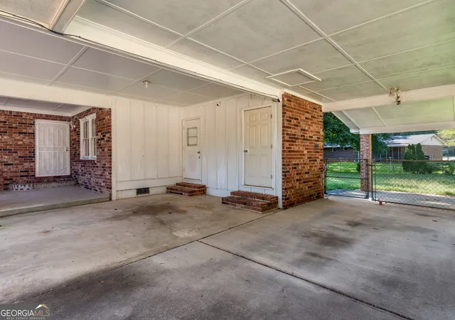 Photo 4 of Single family home for sale at 242 Lake Jodeco Rd, Jonesboro, GA 30236 | MLS# 10841202 | Listing updated on 2026-09-20