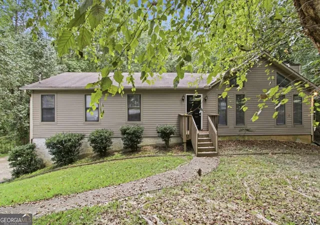 Photo 1 of Single family home for sale at 5756 Lake Ct Nw, Kennesaw, GA 30152 | MLS# 10852702 | Listing updated on 2026-09-24