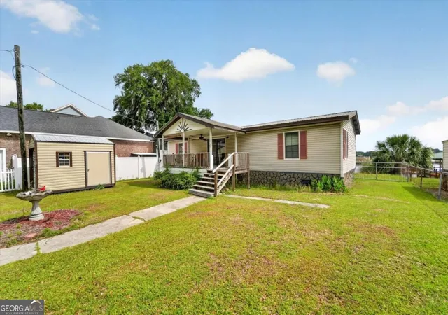 Photo 3 of Manufactured home for sale at 535 E 1st Street, Midway, GA 31320 | MLS# 10849009 | Listing updated on 2026-10-02