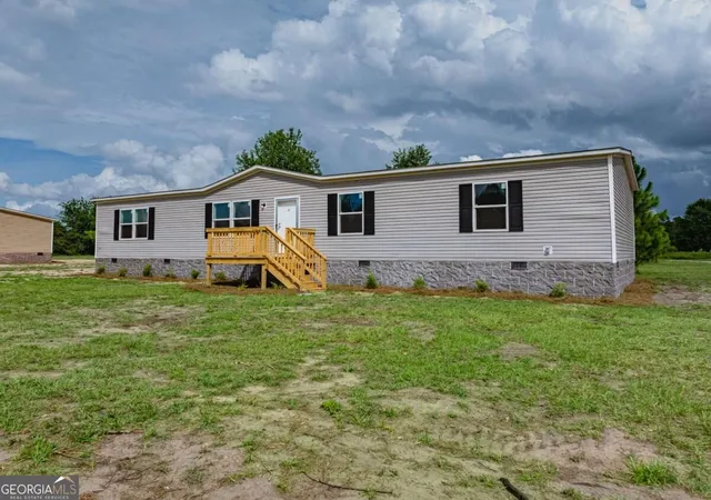 Photo 3 of Sale Pending at 195 Meadow Hl Ln, Ocilla, GA 31774 | MLS# 10846328 | Listing updated on 2026-10-06