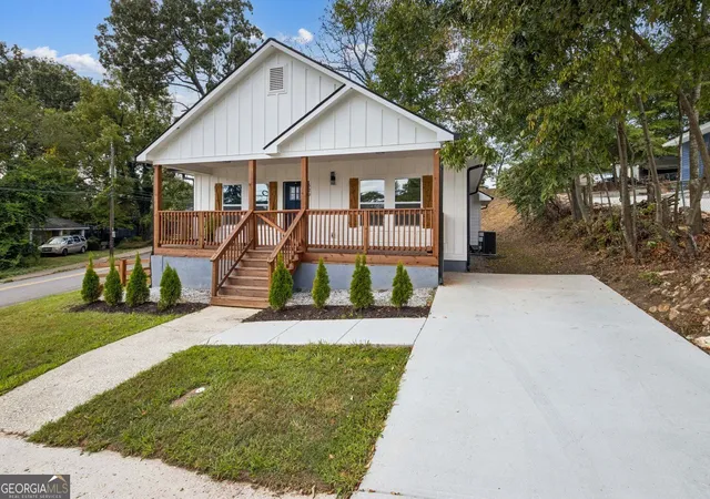 Photo 2 of Single family home for sale at 629 Elmwood St, Canton, GA 30114 | MLS# 10851511 | Listing updated on 2026-10-08