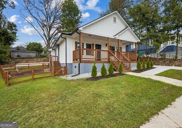 Photo 3 of Single family home for sale at 629 Elmwood St, Canton, GA 30114 | MLS# 10851511 | Listing updated on 2026-10-08