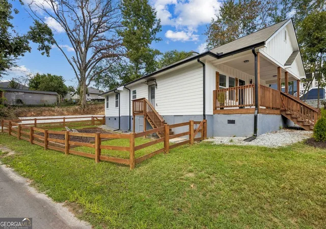 Photo 3 of Single family home for sale at 629 Elmwood St, Canton, GA 30114 | MLS# 10851511 | Listing updated on 2026-10-08