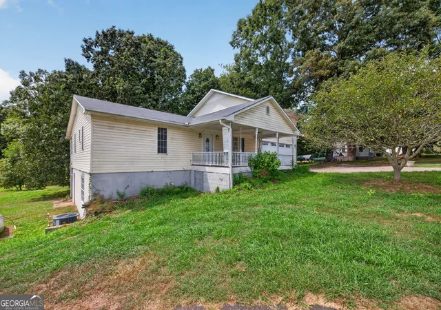 Single family home for sale at 1989 Burke Rd, Carnesville, GA 30521 | MLS# 10844166