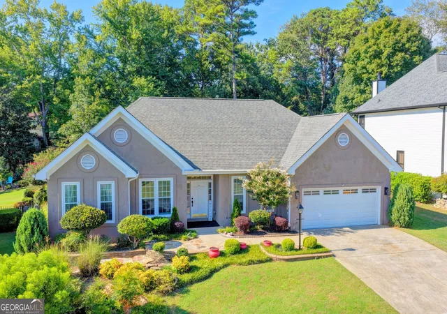 Photo 3 of Single family home for sale at 2949 Gavin Pl, Duluth, GA 30096 | MLS# 10851096 | Listing updated on 2026-10-06