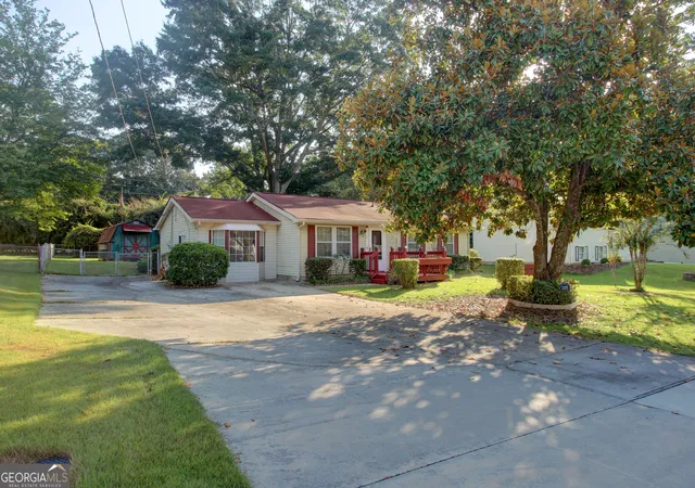 Photo 3 of Single family home for sale at 612 Tower Rd, Peachtree City, GA 30269 | MLS# 10851981 | Listing updated on 2026-10-07