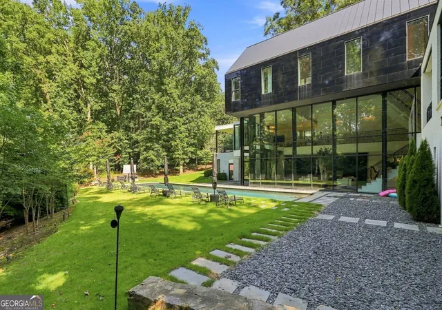 Photo 4 of Single family home for sale at 2716 Ridgewood Rd, Atlanta, GA 30327 | MLS# 10851194 | Listing updated on 2026-09-24
