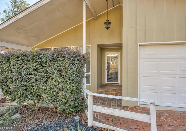 Photo 3 of Single family home for sale at 715 Hammond Dr, North Augusta, SC 29841 | MLS# 10846588 | Listing updated on 2026-09-30