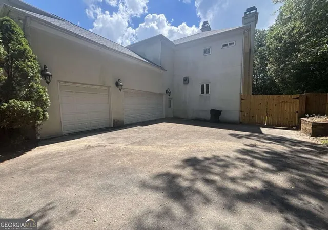 Photo 2 of Single family home for sale at 110 Standing Oak Pl, Fayetteville, GA 30214 | MLS# 10844924 | Listing updated on 2026-09-12