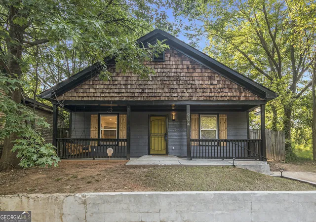 Photo 2 of Single family home for sale at 904 Smith St Sw, Atlanta, GA 30310 | MLS# 10832820 | Listing updated on 2026-10-05
