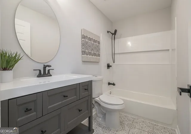 Photo 3 of Single family home for sale at 904 Smith St Sw, Atlanta, GA 30310 | MLS# 10832820 | Listing updated on 2026-10-05
