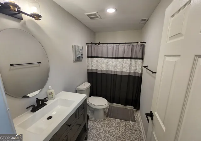 Photo 3 of Single family home for sale at 904 Smith St SW, Atlanta, GA 30310 | MLS# 10832820 | Listing updated on 2026-10-21