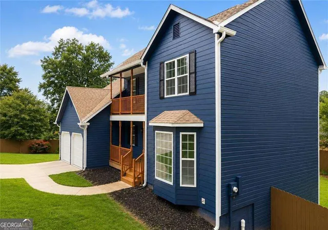Photo 3 of Single family home for sale at 5271 Bridgewater Tr, Stone Mountain, GA 30088 | MLS# 10843223 | Listing updated on 2026-09-10