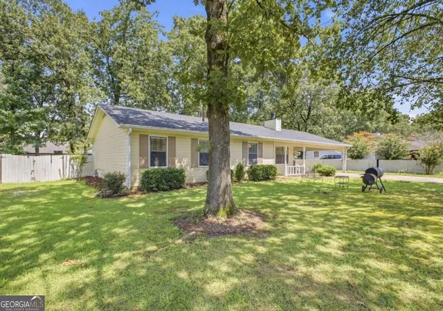 Photo 2 of Single family home for sale at 110 Gray Rock Dr Nw, Rome, GA 30165 | MLS# 10842293 | Listing updated on 2026-09-09