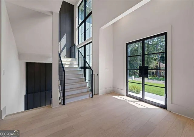 Photo 4 of Single family home for sale at 1671 Manhasset Dr, Dunwoody, GA 30338 | MLS# 10841887 | Listing updated on 2026-09-09