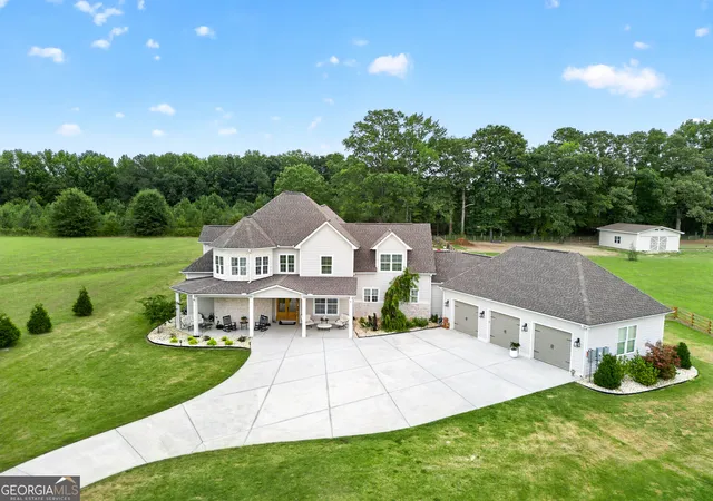 Photo 3 of Single family home for sale at 124 John C Hunter Rd, Sharpsburg, GA 30277 | MLS# 10845968 | Listing updated on 2026-09-28