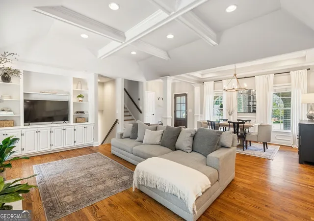 Photo 2 of Sale Pending at 1475 Carnaby Ct, Dunwoody, GA 30338 | MLS# 10841549 | Listing updated on 2026-09-15