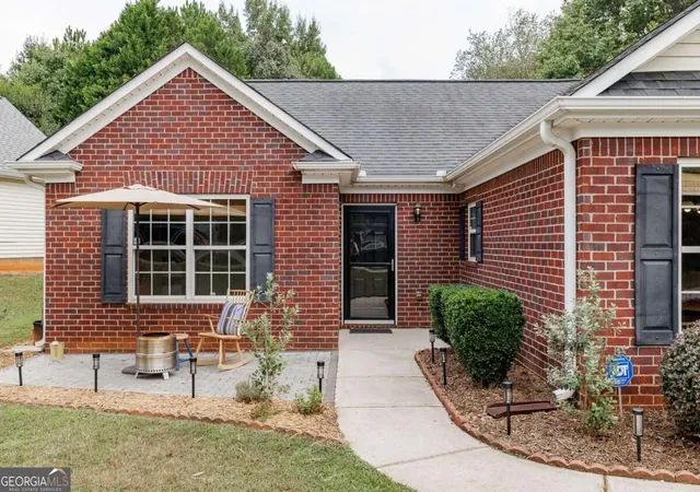 Photo 2 of Single family home for sale at 315 Tall Pine Ln, Athens, GA 30605 | MLS# 10850440 | Listing updated on 2026-10-04
