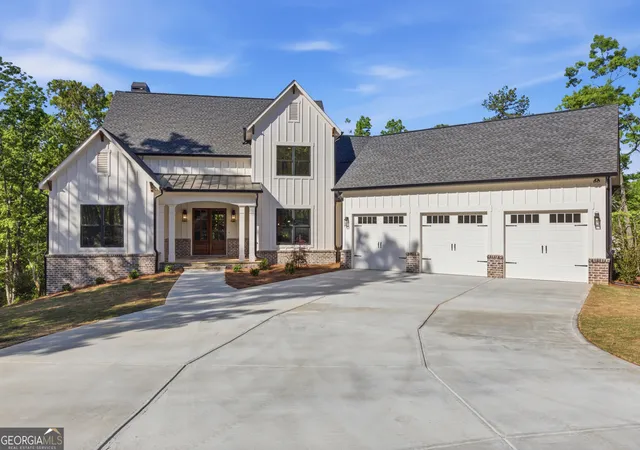 Photo 3 of Single family home for sale at 110 Fall Pippin Ct, Clarkesville, GA 30523 | MLS# 10846241 | Listing updated on 2026-09-30