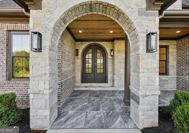 Photo 3 of Mansion for sale at 6222 Bridgewood Dr, Buford, GA 30518 | MLS# 10840426 | Listing updated on 2026-10-21