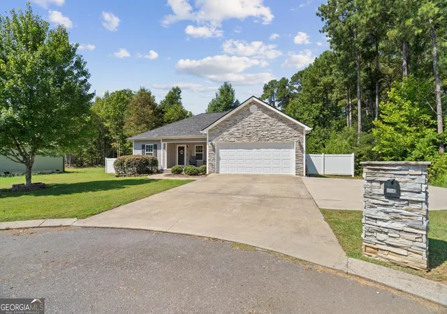 Photo 2 of Single family home for sale at 359 Brittany Ct, Chatsworth, GA 30705 | MLS# 10831540 | Listing updated on 2026-09-06