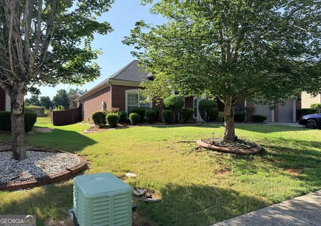 Photo 2 of Single family home for sale at 3021 Bonita Springs Ct, Douglasville, GA 30135 | MLS# 10838601 | Listing updated on 2026-09-17