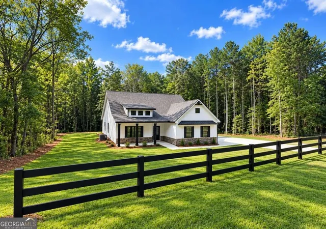 Single family home for sale at 338 Dunn Rd, Silver Creek, GA 30173 | MLS# 10848636
