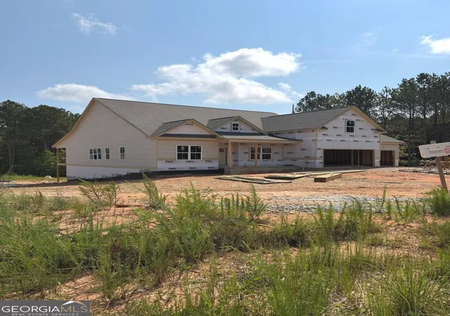 Photo 3 of Single family home for sale at 16 Lakewood Ln, Covington, GA 30014 | MLS# 10838065 | Listing updated on 2026-09-16