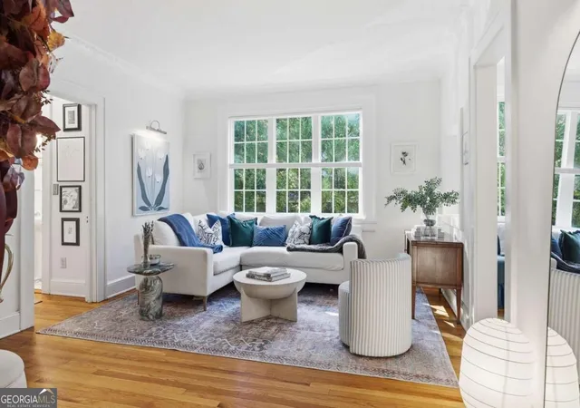 Listing Photo 5 - Condo for sale in building located at 70 Sheridan Dr Ne, Atlanta, GA 30305 - Unit #9