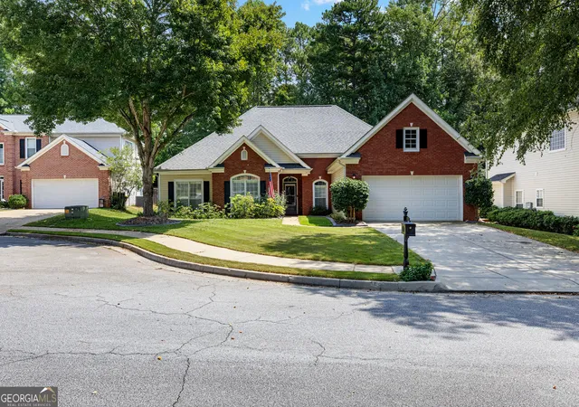 Photo 2 of Single family home for sale at 167 Oak Park Sq, Newnan, GA 30265 | MLS# 10839867 | Listing updated on 2026-09-11