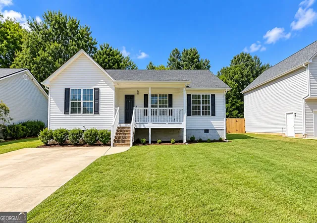 Photo 1 of Single family home for sale at 8 Magnolia St, Aragon, GA 30104 | MLS# 10879549 | Listing updated on 2026-10-27