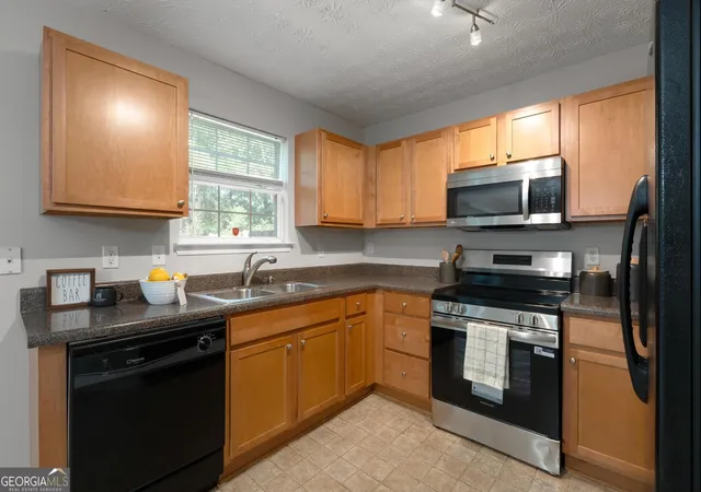 Photo 2 of Sale Pending at 684 Georgetown Ct, Jonesboro, GA 30236 | MLS# 10853432 | Listing updated on 2026-10-05