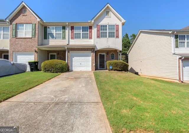 Listing Photo 4 - Condo for sale in building located at 684 Georgetown Ct, Jonesboro, GA 30236