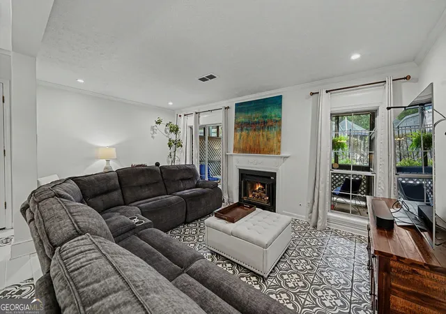 Photo 2 of Condo for sale at 1157 Weatherstone Dr NE, Atlanta, GA 30324 | MLS# 10839571 | Listing updated on 2026-09-09