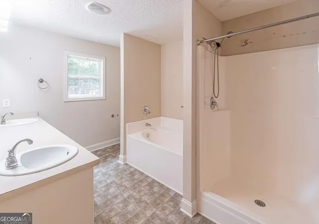 Photo 4 of Single family home for sale at 294 Ambassador Cir, Winder, GA 30680 | MLS# 10853521 | Listing updated on 2026-10-09